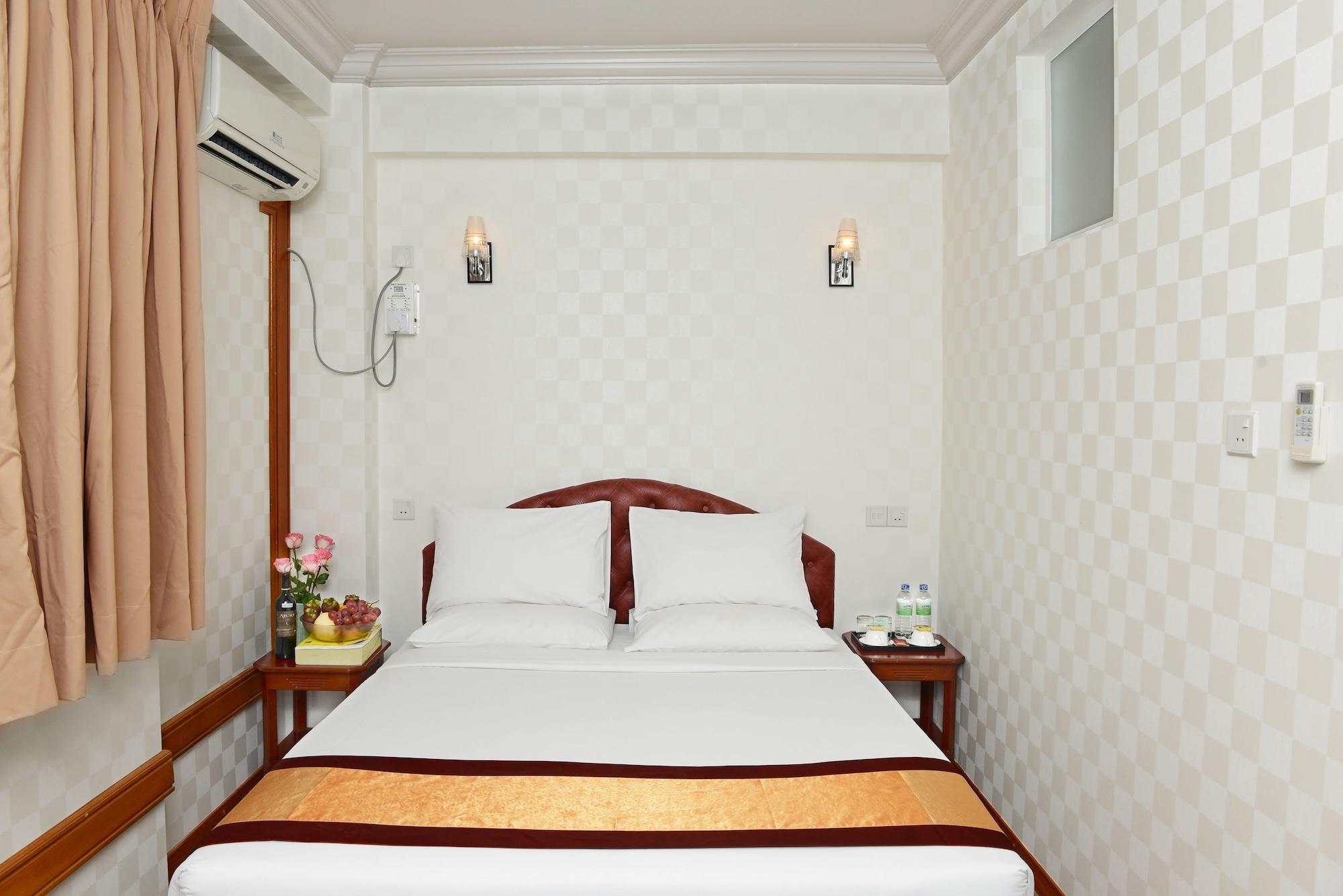 Hotel Grand United - Chinatown Rangoon Buitenkant foto