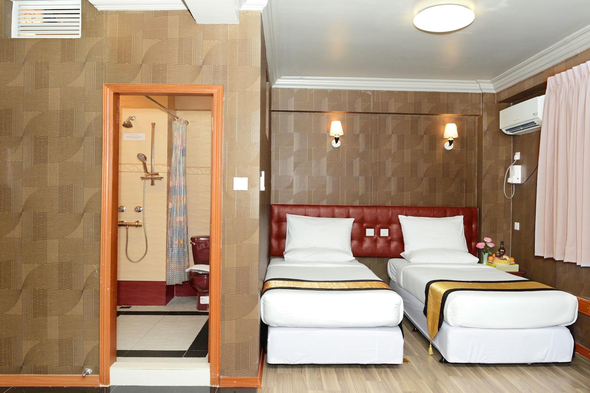Hotel Grand United - Chinatown Rangoon Buitenkant foto