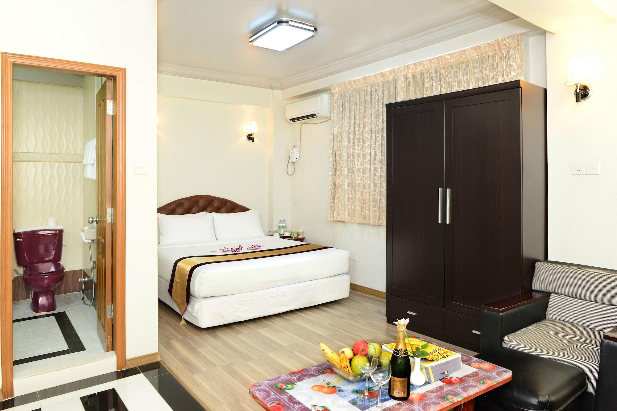 Hotel Grand United - Chinatown Rangoon Buitenkant foto