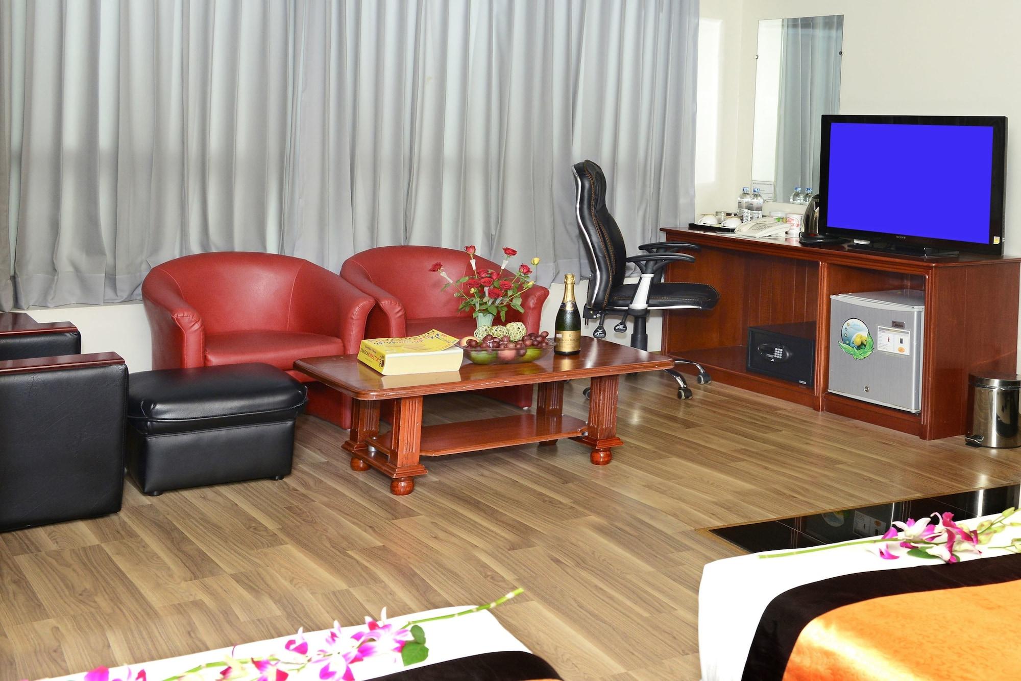 Hotel Grand United - Chinatown Rangoon Buitenkant foto