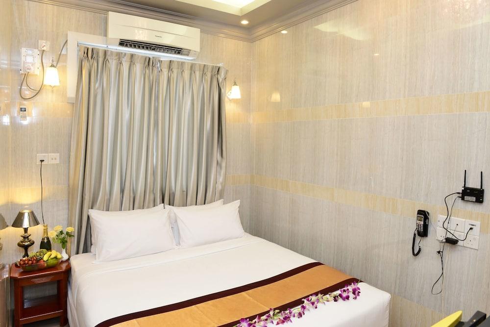 Hotel Grand United - Chinatown Rangoon Buitenkant foto