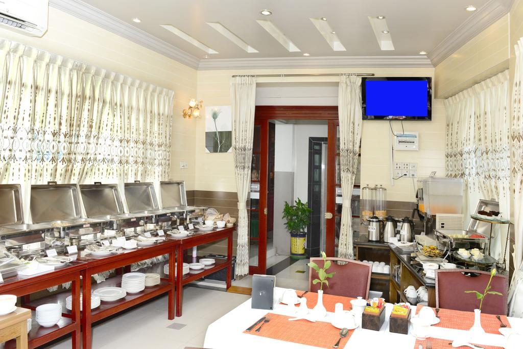 Hotel Grand United - Chinatown Rangoon Buitenkant foto