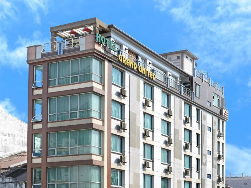 Hotel Grand United - Chinatown Rangoon Buitenkant foto