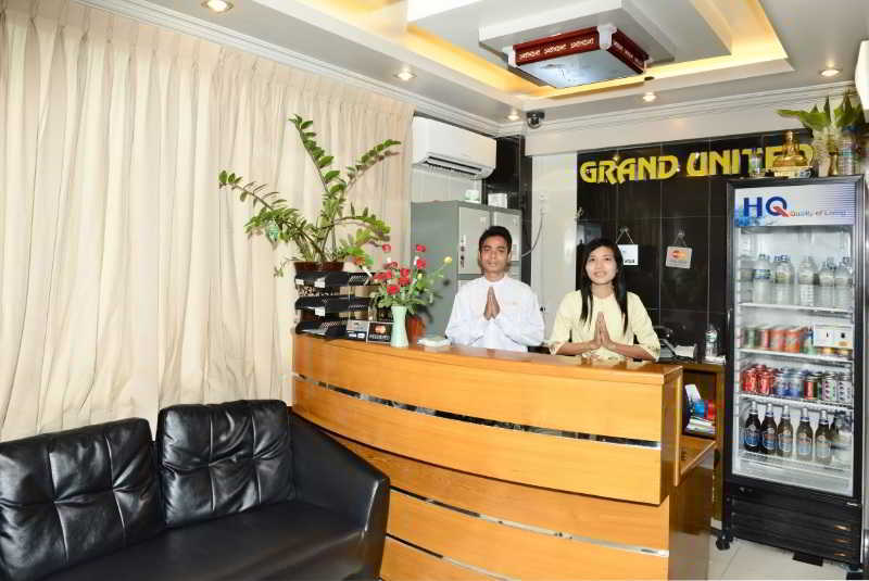Hotel Grand United - Chinatown Rangoon Buitenkant foto